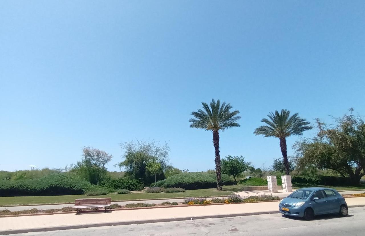 Beach Suite Israel- Private Jacuzzi Garden Suite & Gym, 3 Min Walk To Beach ביץ סוייט ישראל- ג'קוזי פרטי בגינה 3 דקות הליכה לים וחדר כושר Ashkelon Extérieur photo