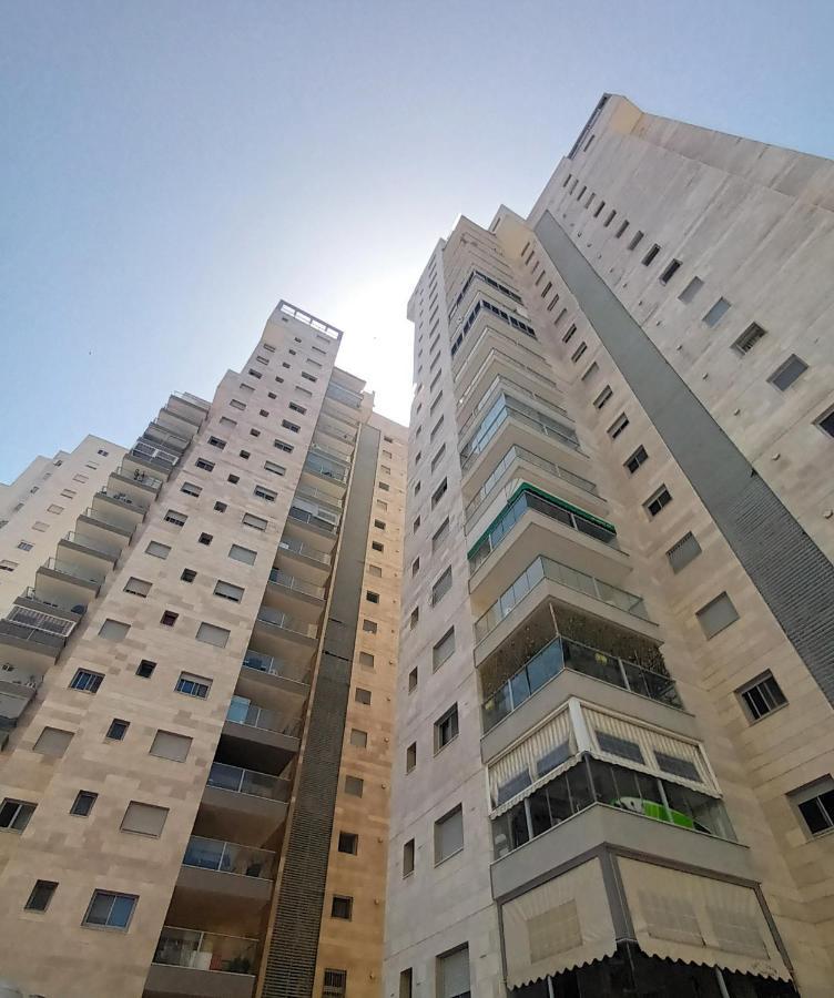 Beach Suite Israel- Private Jacuzzi Garden Suite & Gym, 3 Min Walk To Beach ביץ סוייט ישראל- ג'קוזי פרטי בגינה 3 דקות הליכה לים וחדר כושר Ashkelon Extérieur photo